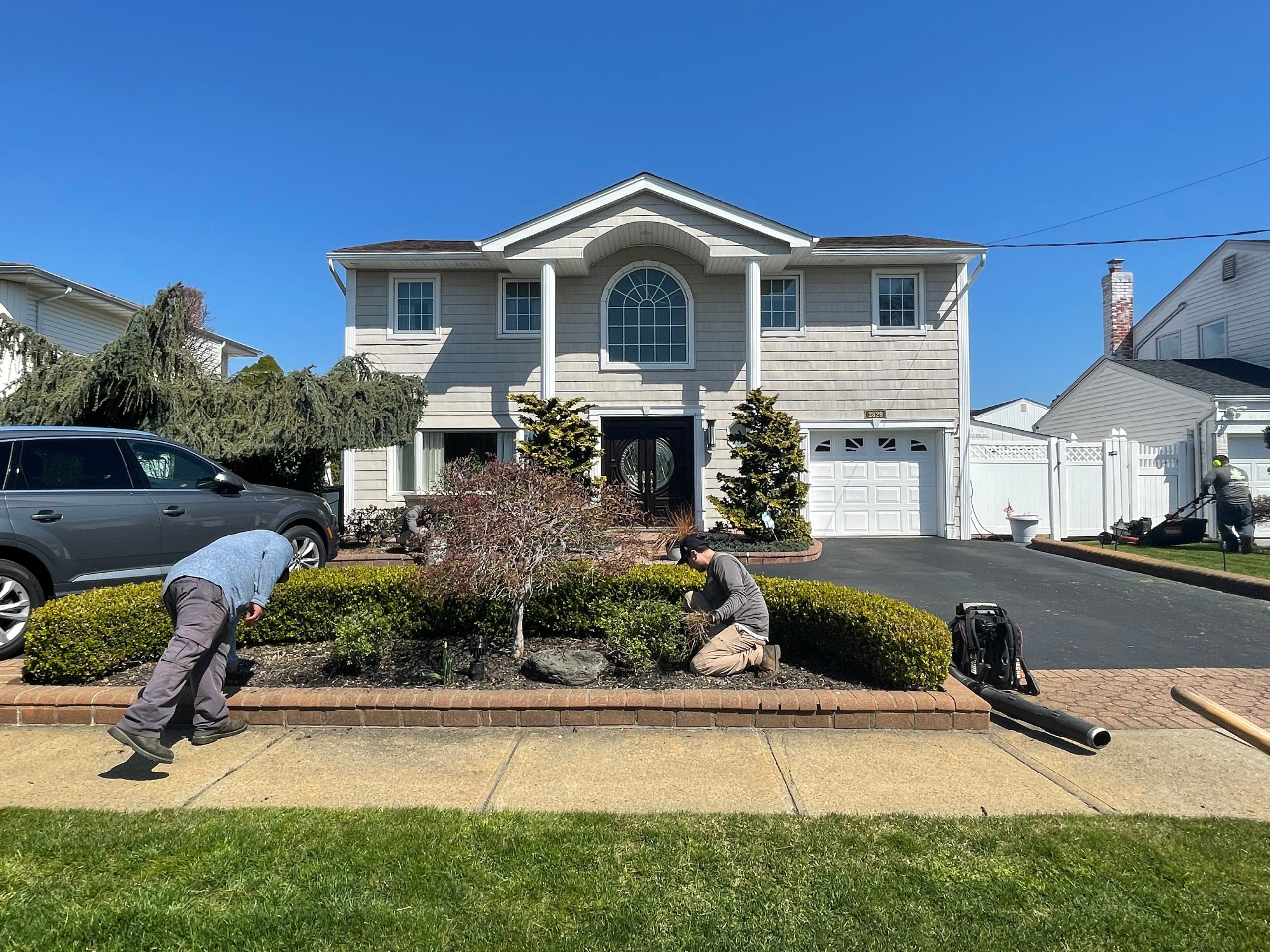 Professional Leaf Removal in Bellmore NY